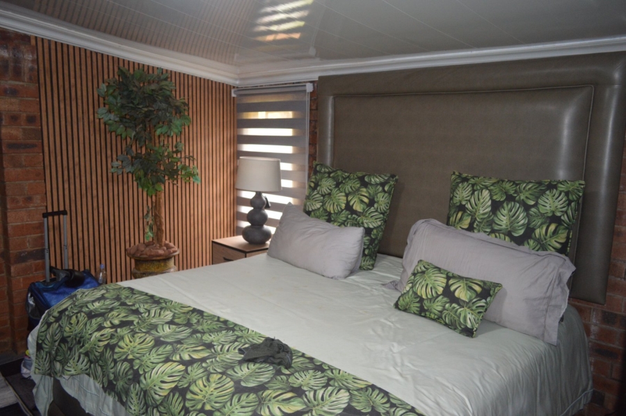 3 Bedroom Property for Sale in Flamwood North West